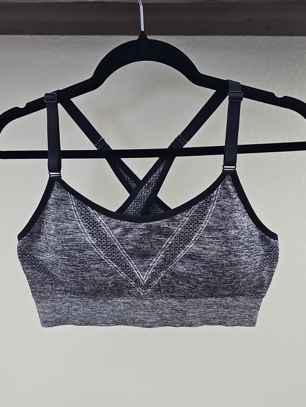 All In Motion Seamless Mesh Trim Scoop Neck Sports Bra Heather Gray Black L